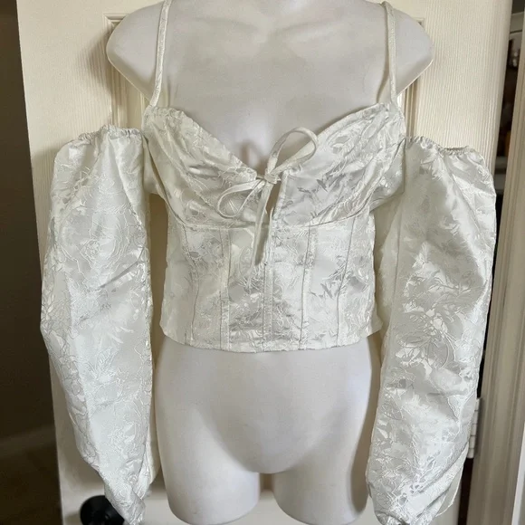 Lulus - Picture 3 of 8